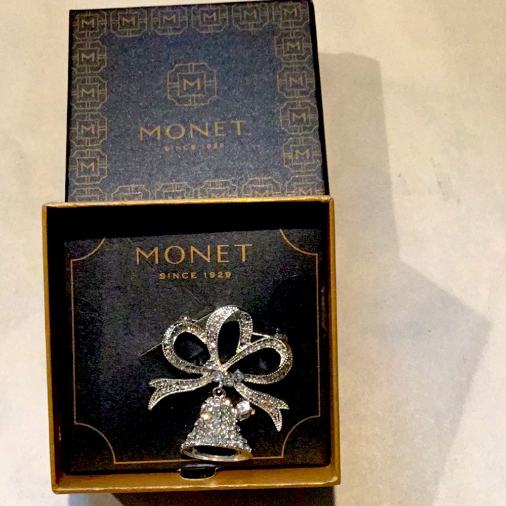 New Monet brooch pin silver tone Rhinestones Holiday Collection